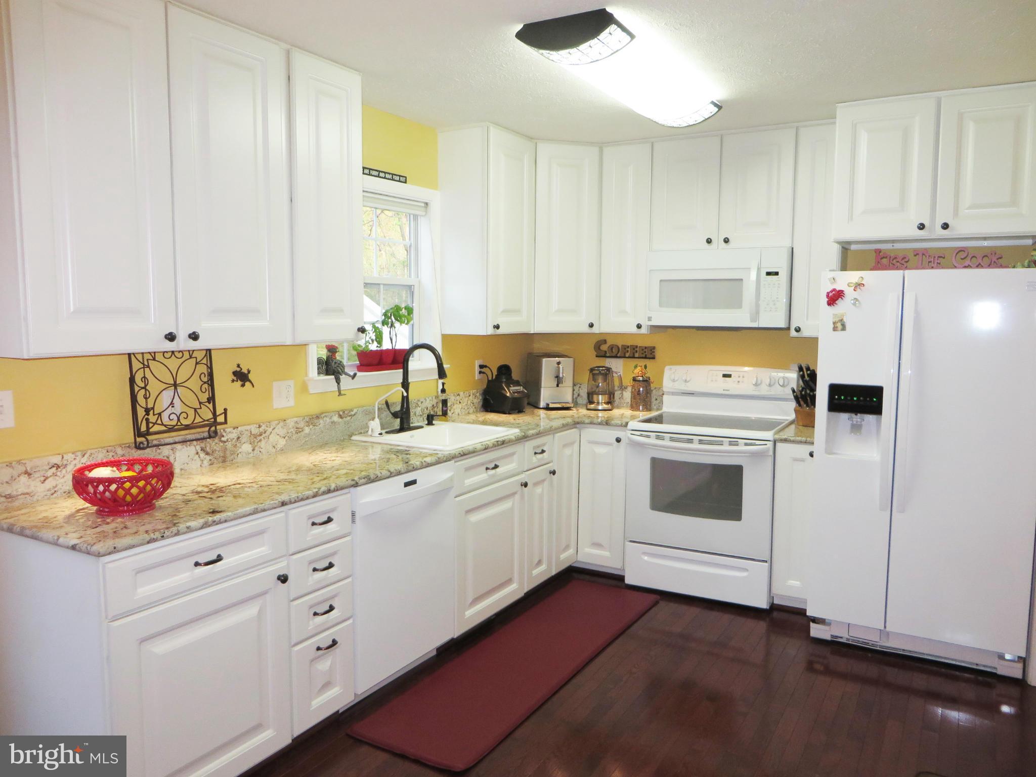 275 Hilltop Road Lusby, MD 20657 - Photo 4 of 30 Lovely kitchen with granite countertops