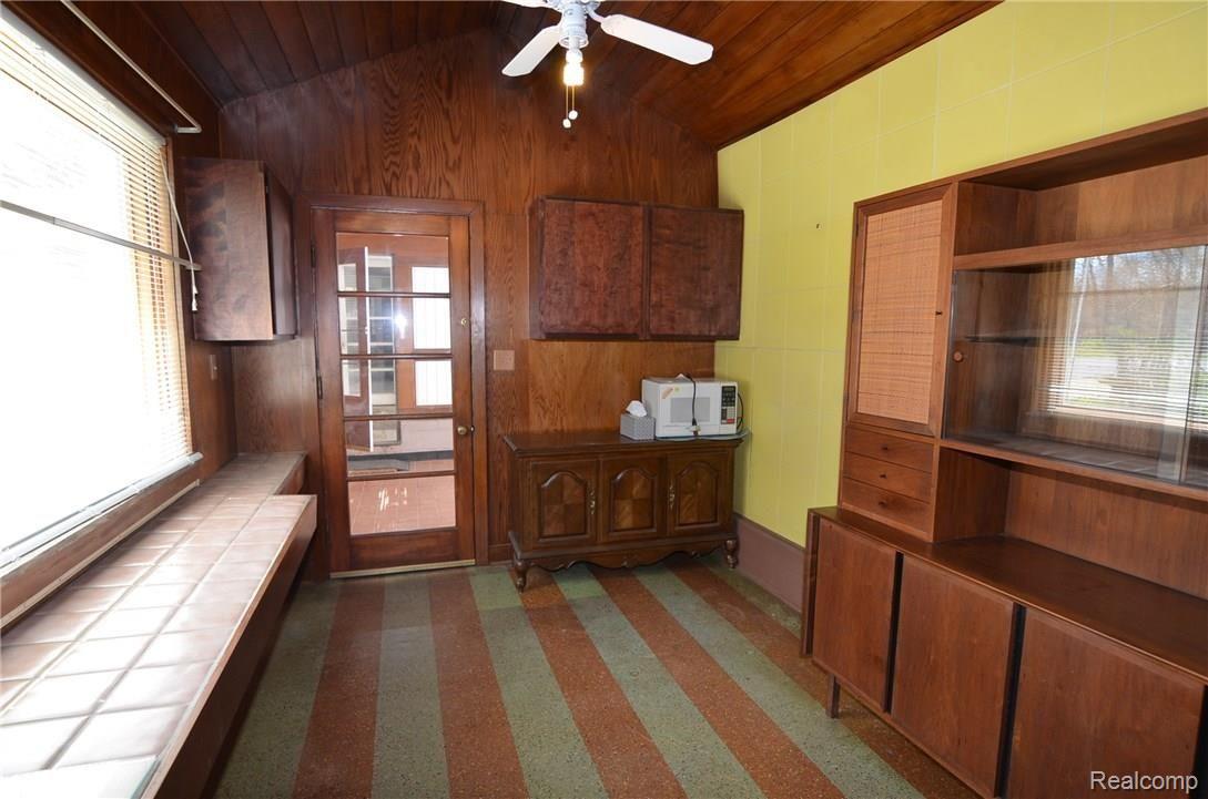 7918 Foster Road Clarkston, MI 48346 - Photo 9 of 24 REAL WOODS