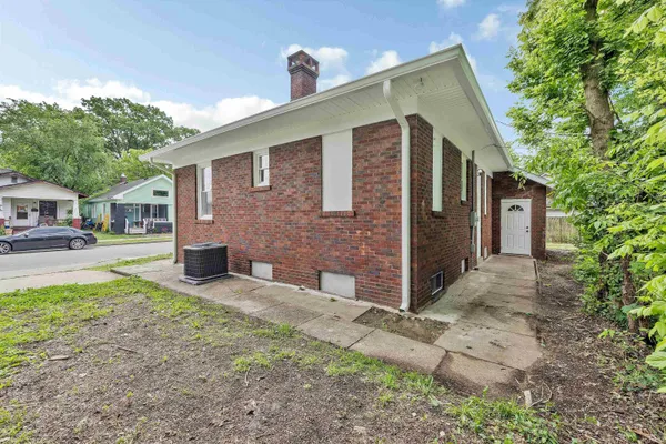 $180,000 | 1659 South Evans Avenue, Evansville, IN 47713