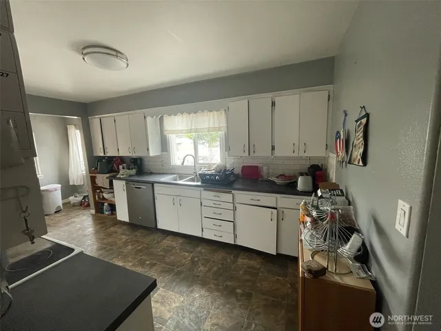 $379,900 | 845 North Devon Avenue, East Wenatchee, WA 98802