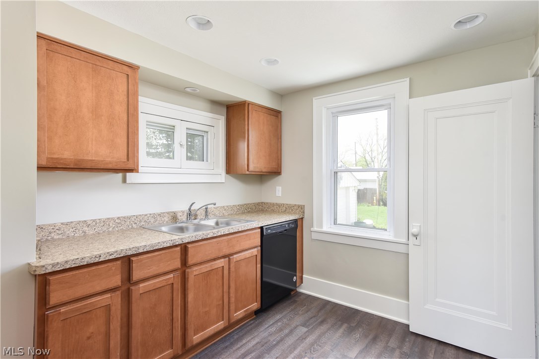 2624 Mogadore Road Akron, OH 44312 - Photo 10 of 28 Gallery Image 10