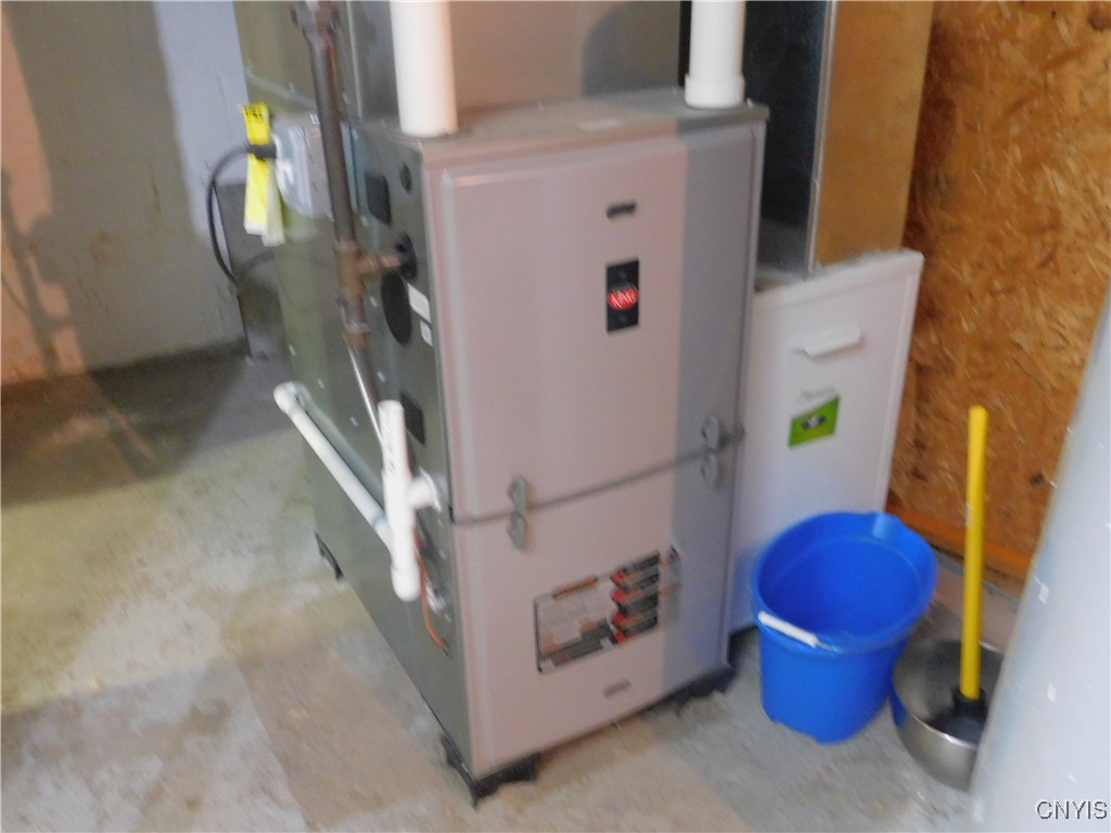 517 Coolidge Road Utica, NY 13502 - Photo 15 of 33 Furnace