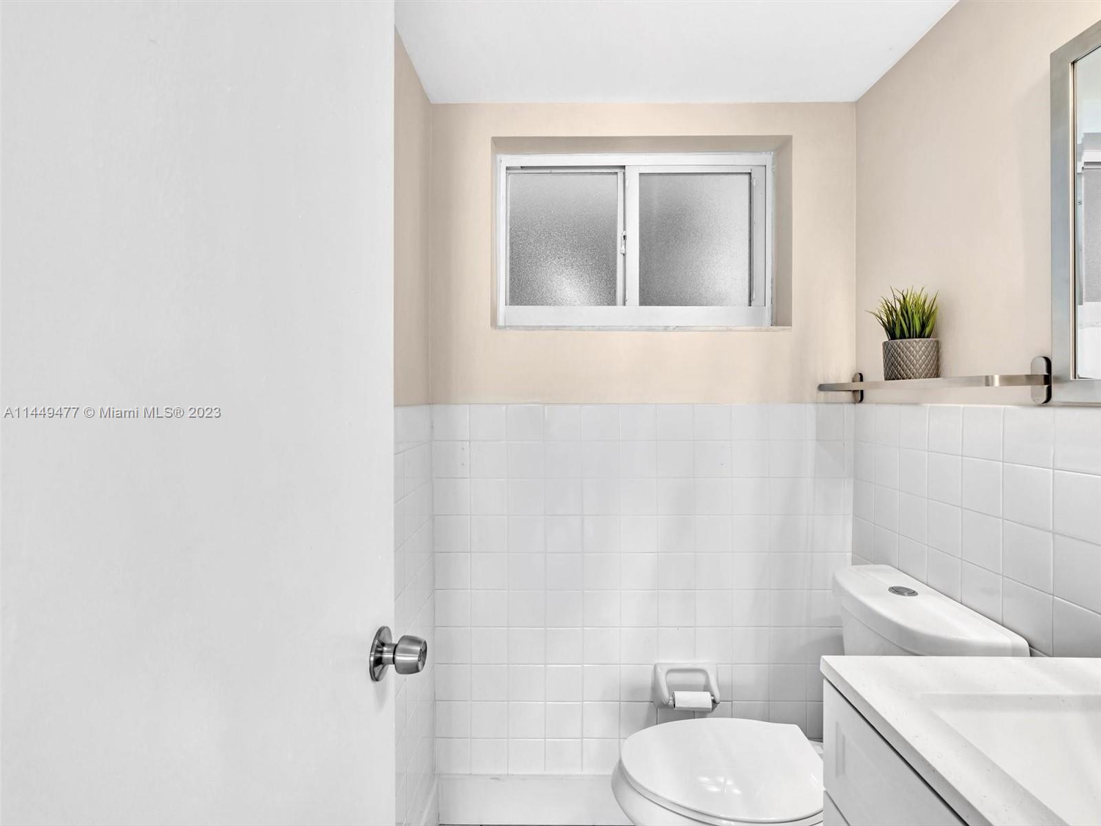 1345 Lincoln Road, Unit 706 Miami Beach, FL 33139 - Photo 12 of 36 Gallery Image 12