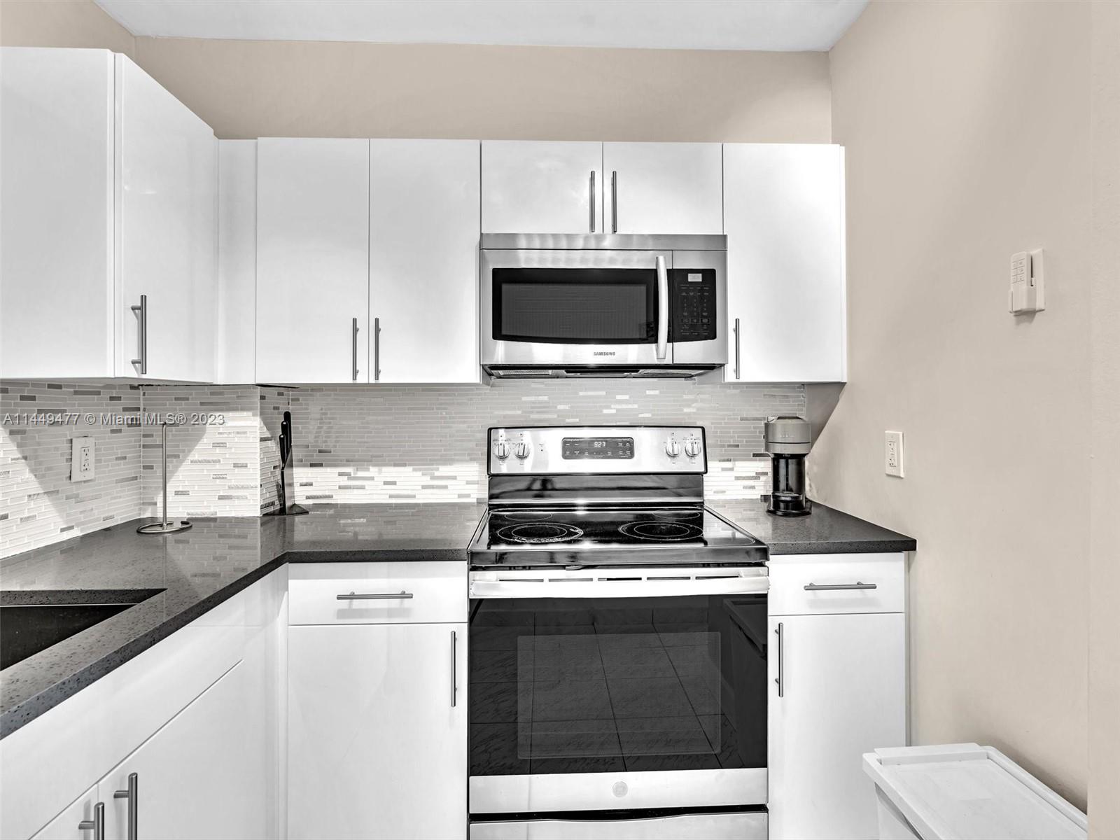 1345 Lincoln Road, Unit 706 Miami Beach, FL 33139 - Photo 15 of 36 Gallery Image 15