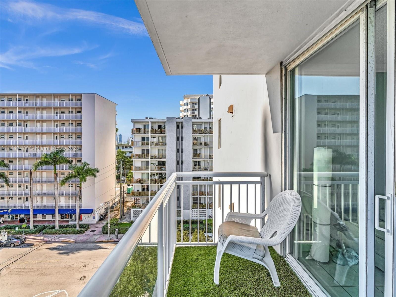 1345 Lincoln Road, Unit 706 Miami Beach, FL 33139 - Photo 9 of 36 Gallery Image 9