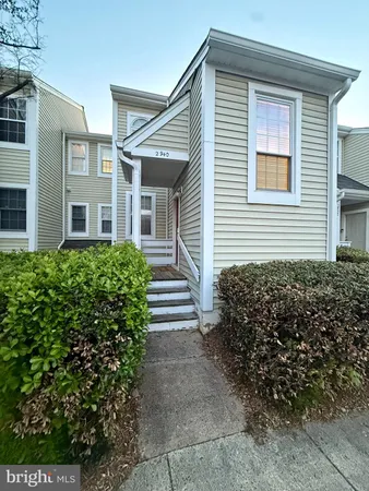 $2,800 | 2940 Yarling Court, Falls Church, VA 22042