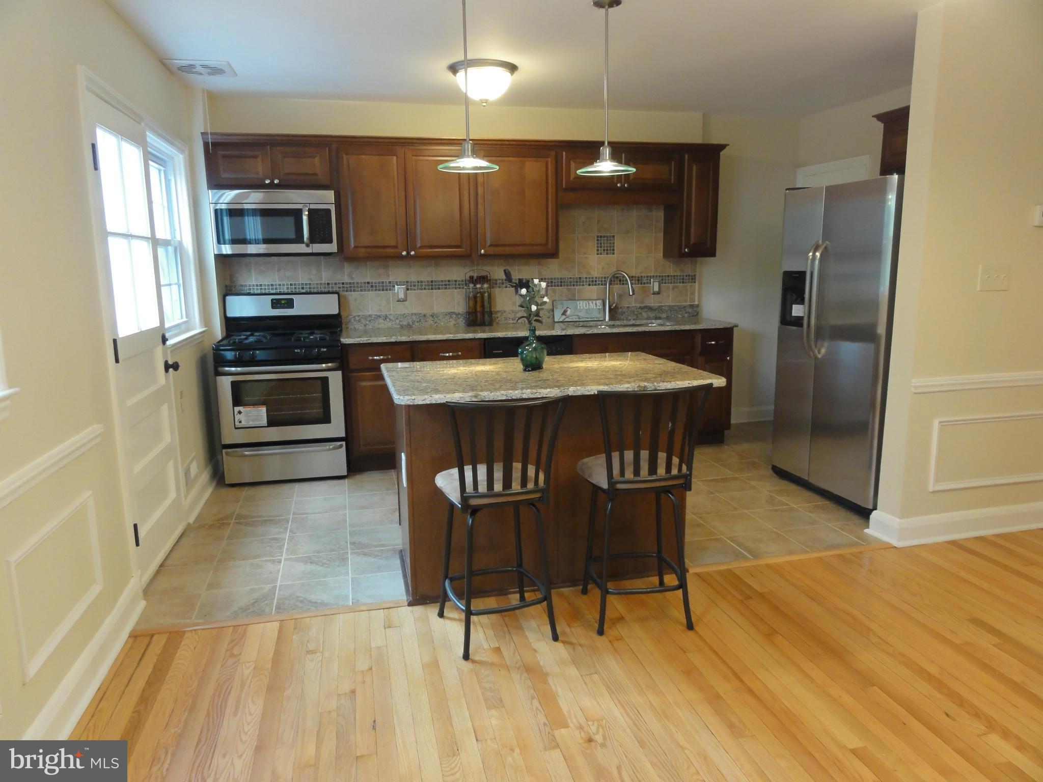 1105 Newfield Road Baltimore, MD 21207 - Photo 6 of 27 Stainless steel appliances