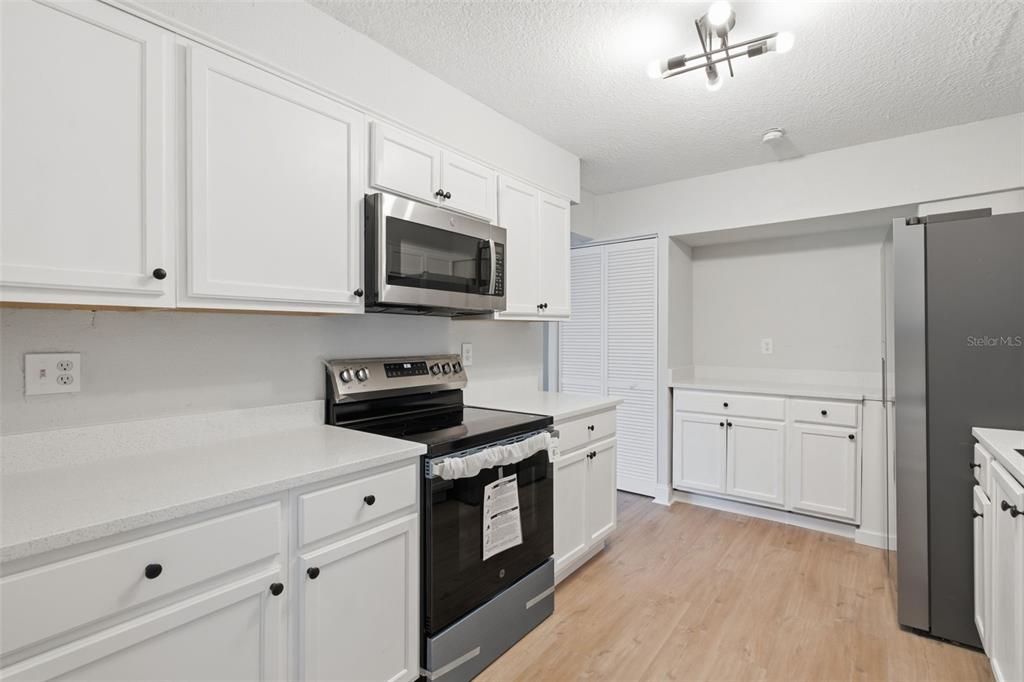 147 Colomba Road DeBary, FL 32713 - Photo 8 of 48