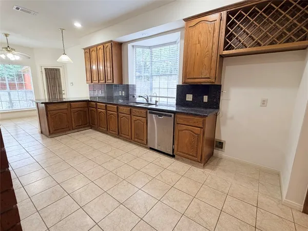 $2,575 | 3306 Vista Lake Drive, Sugar Land, TX 77478