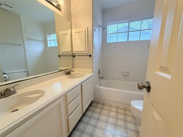 $2,575 | 3306 Vista Lake Drive, Sugar Land, TX 77478