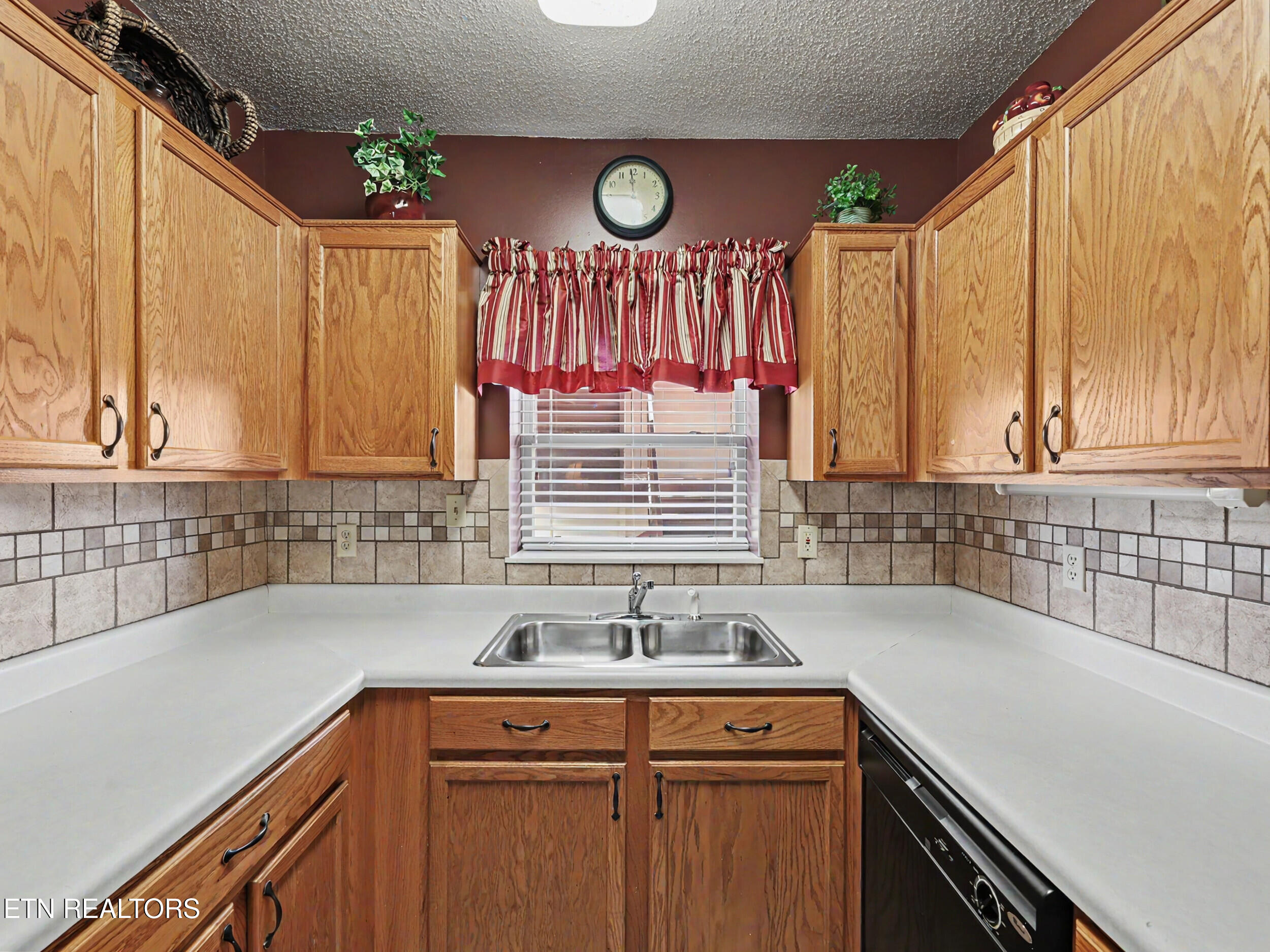 3919 South River Road, Unit 305 Pigeon Forge, TN 37863 - Photo 15 of 47 16_img_5042