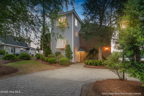 $1,390,000 | 423 Handy's Point Lane, Bath, NC 27808