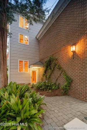 $1,390,000 | 423 Handy's Point Lane, Bath, NC 27808