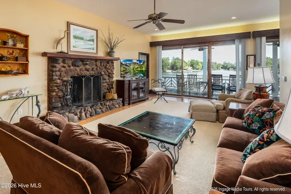 $1,390,000 | 423 Handy's Point Lane, Bath, NC 27808