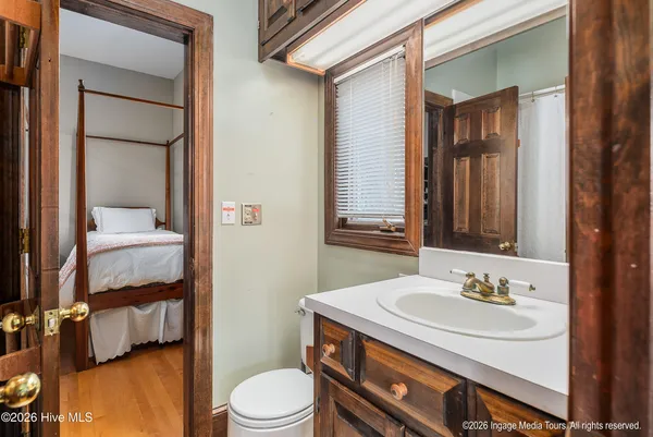 $1,390,000 | 423 Handy's Point Lane, Bath, NC 27808