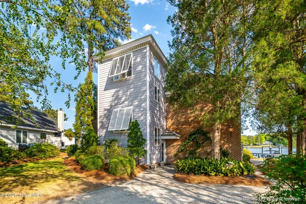 $1,390,000 | 423 Handy's Point Lane, Bath, NC 27808