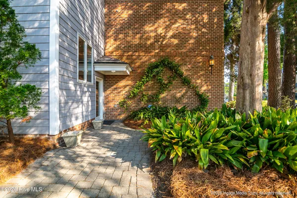 $1,390,000 | 423 Handy's Point Lane, Bath, NC 27808