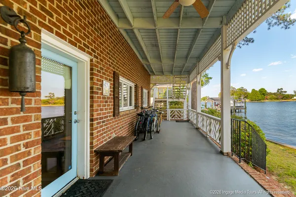 $1,390,000 | 423 Handy's Point Lane, Bath, NC 27808