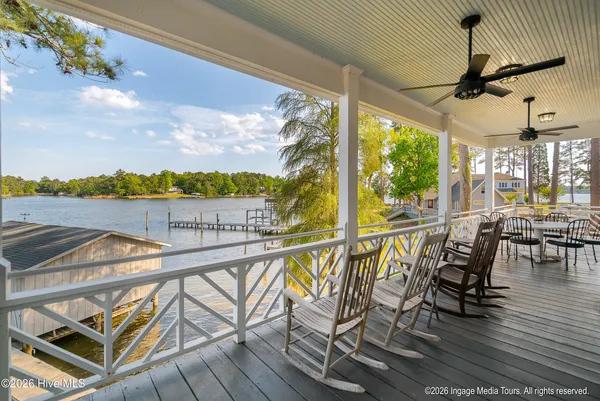 $1,390,000 | 423 Handy's Point Lane, Bath, NC 27808