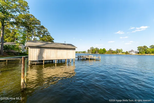$1,390,000 | 423 Handy's Point Lane, Bath, NC 27808