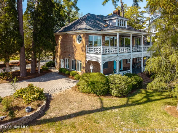 $1,390,000 | 423 Handy's Point Lane, Bath, NC 27808
