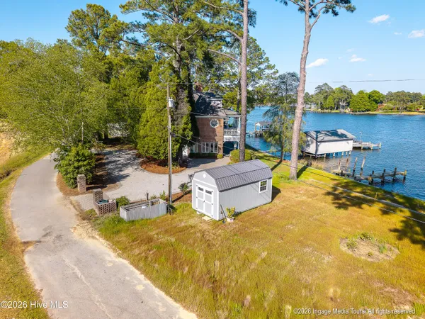 $1,390,000 | 423 Handy's Point Lane, Bath, NC 27808