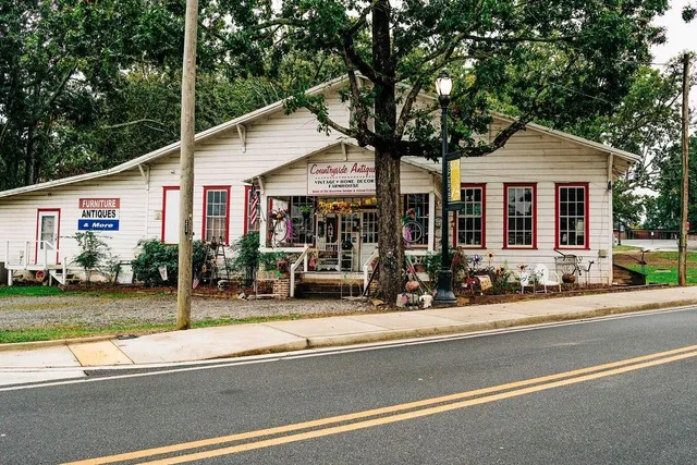 $632,479 | 369 Scarlet Rose Way, Hoschton, GA 30548