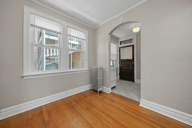 $1,025 | 1939 Grove Avenue, Unit 102, Berwyn, IL 60402