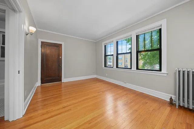 $1,025 | 1939 Grove Avenue, Unit 102, Berwyn, IL 60402