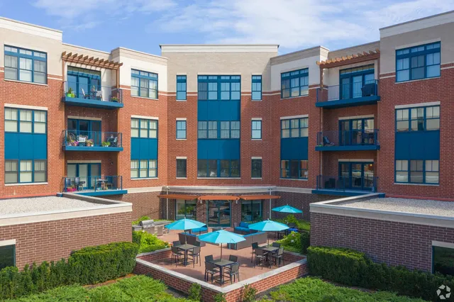 $2,700 | 1 North Main Street, Unit 409 | Algonquin