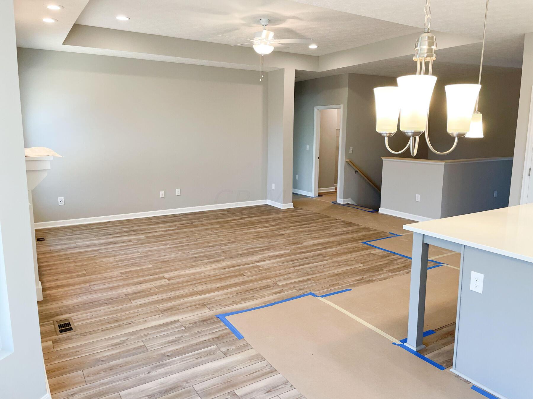399 Colonial Club Road, Unit LOT 60 Commercial Point, OH 43116 - Photo 10 of 21 Family Room