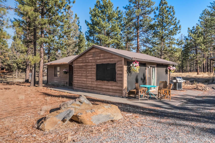 67550 Harrington Loop Road Bend, OR 97703 - Photo 6 of 34 Harrington Lp 67550 Int (1 of 14)