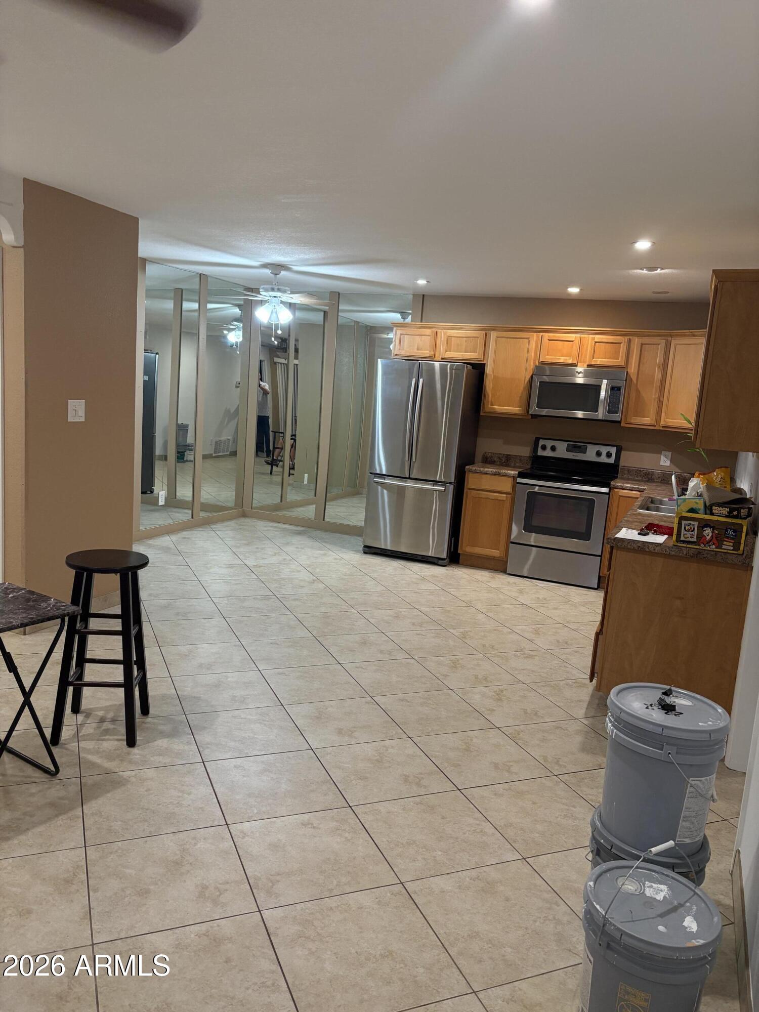 5525 East Thomas Road, Unit A2 Phoenix, AZ 85018 - Photo 3 of 11 a view of a livingroom with furniture