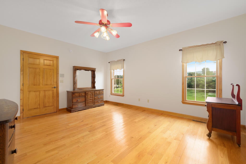 206 Valley Road Saltville, VA 24370 - Photo 51 of 90 Gallery Image 51