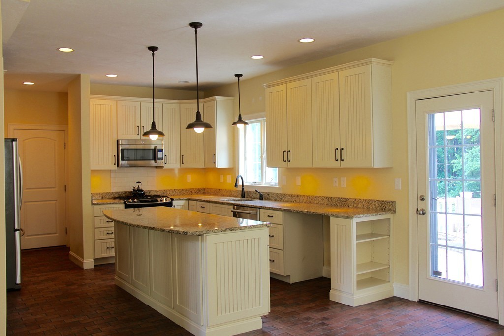 31 R Providence Road Westford, MA 01886 - Photo 2 of 14 Gallery Image 2