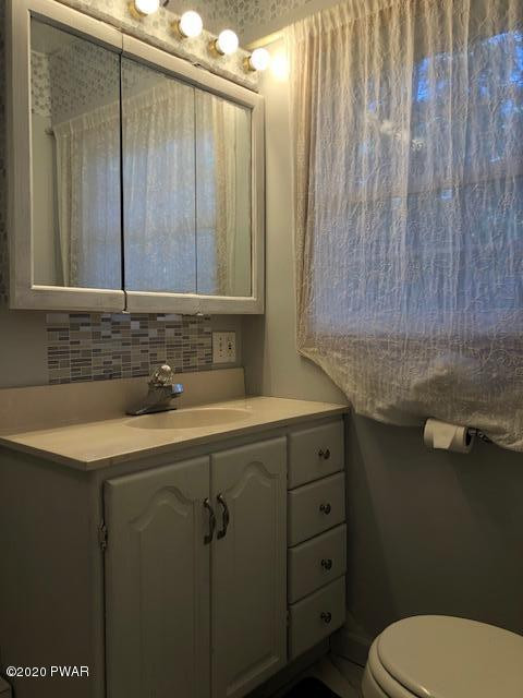 114 Boundary Road Tafton, PA 18464 - Photo 13 of 22 Bathroom