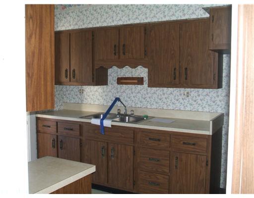809 Frank Street McKees Rocks, PA 15136 - Photo 5 of 7 Kitchen.