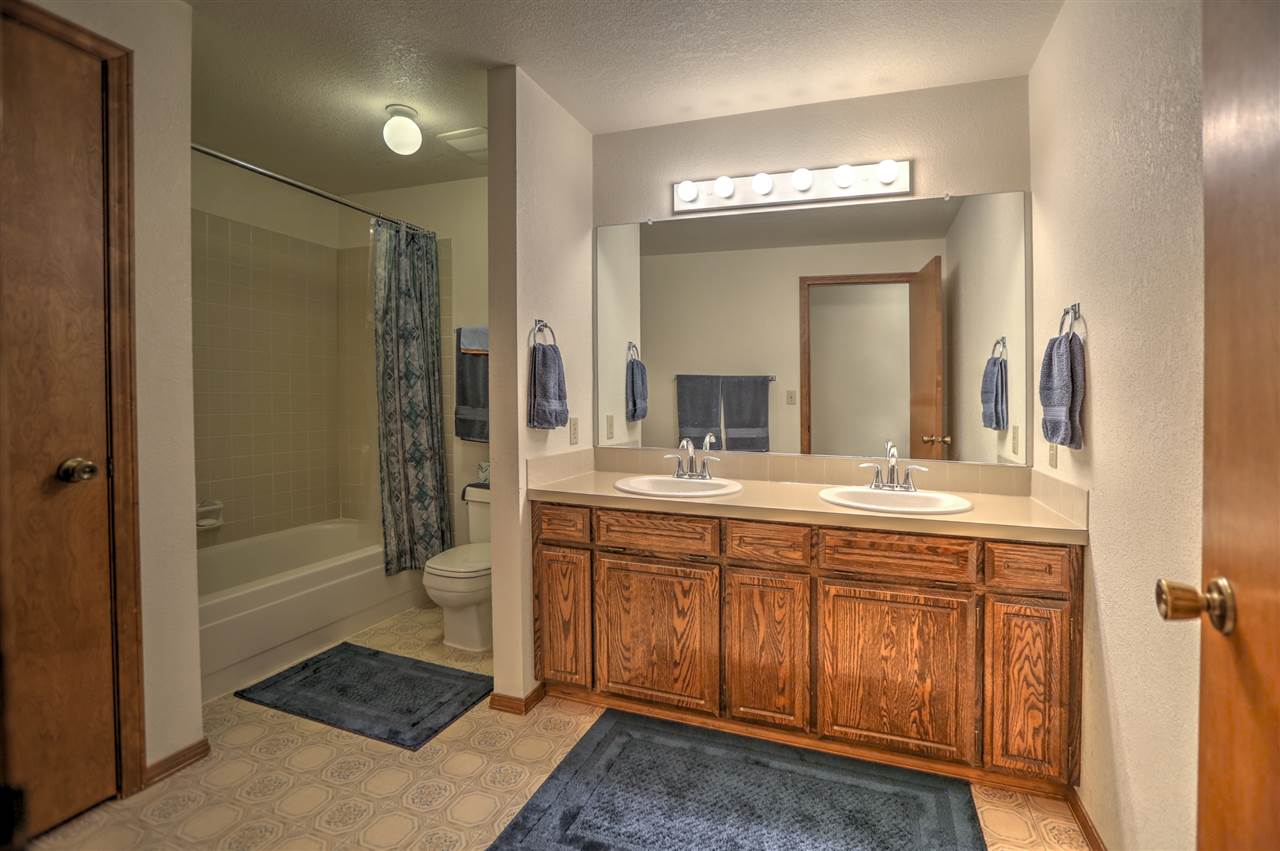 4327 South Mamer Road Spokane Valley, WA 99037 - Photo 12 of 20