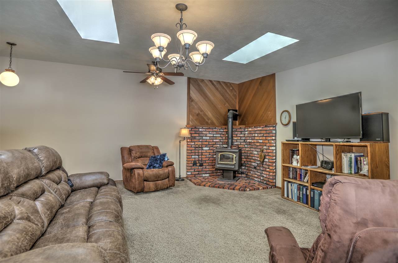 4327 South Mamer Road Spokane Valley, WA 99037 - Photo 4 of 20