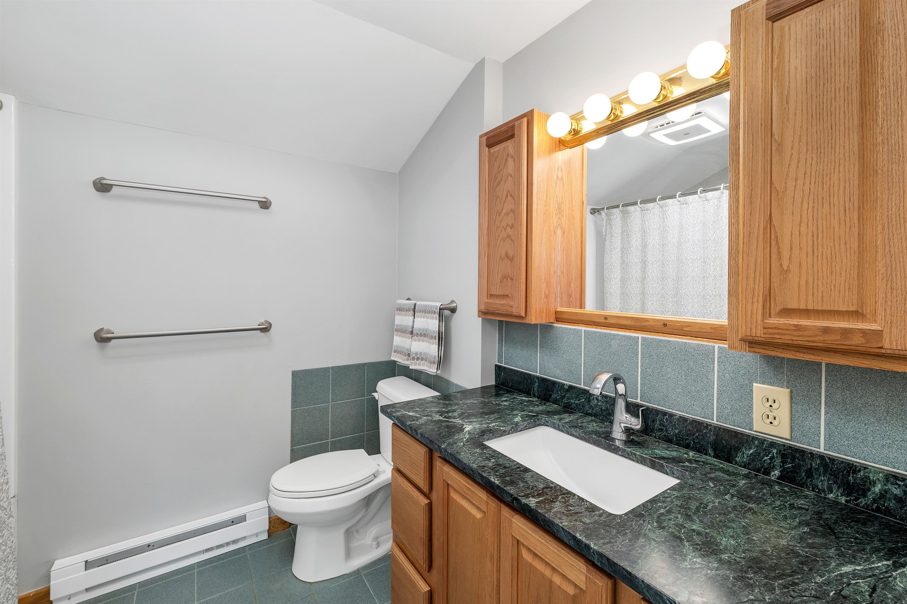 15 Autumn Street Windham, NH 03087 - Photo 25 of 44 Gallery Image 25