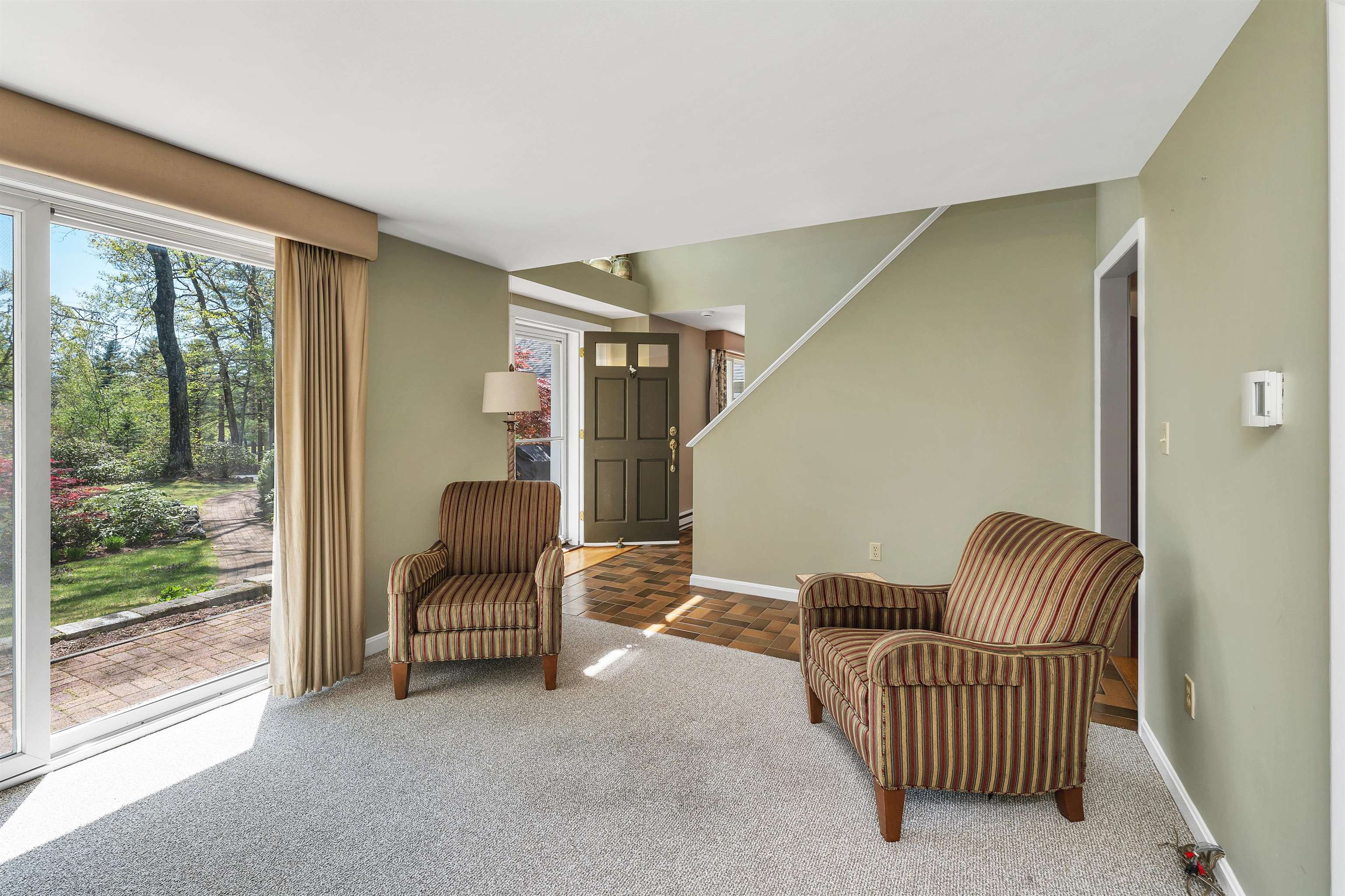 15 Autumn Street Windham, NH 03087 - Photo 4 of 44 Gallery Image 4