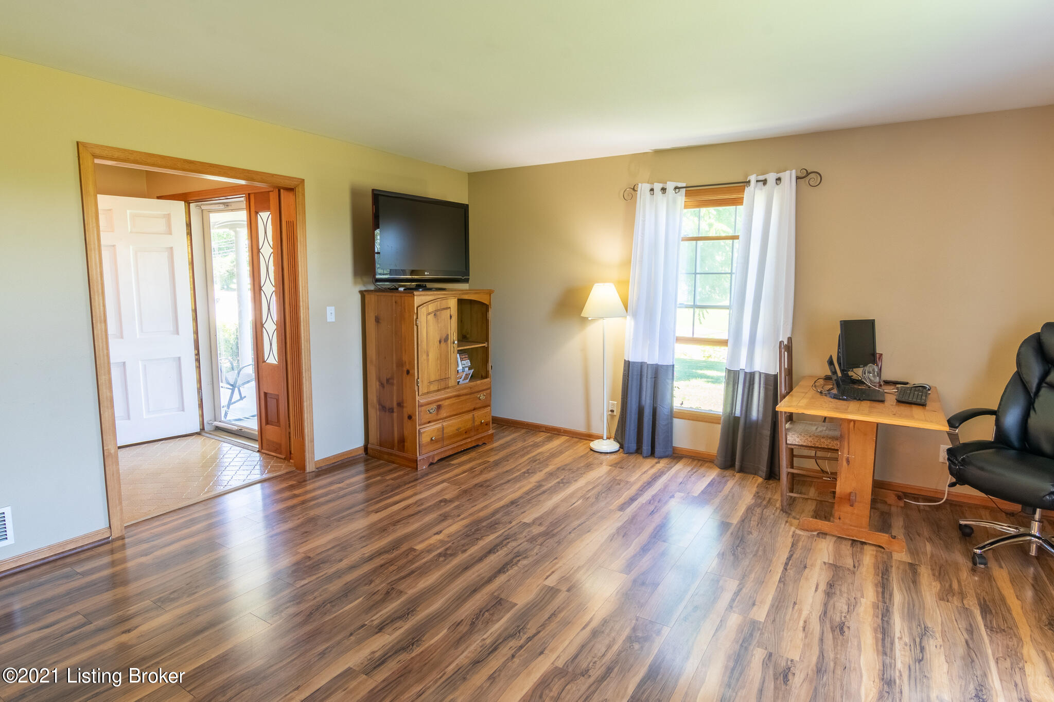 321 South Bardstown Road Mount Washington, KY 40047 - Photo 4 of 47 321 S Bardstown Rd