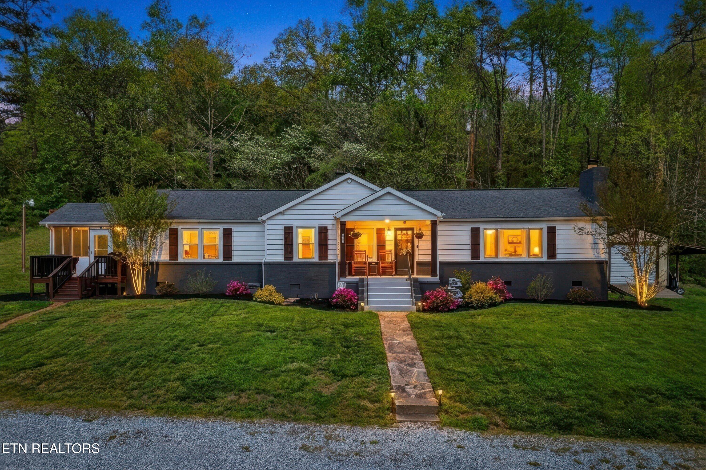224 West Millers Cove Road Walland, TN 37886 - Photo 2 of 39 Twilight