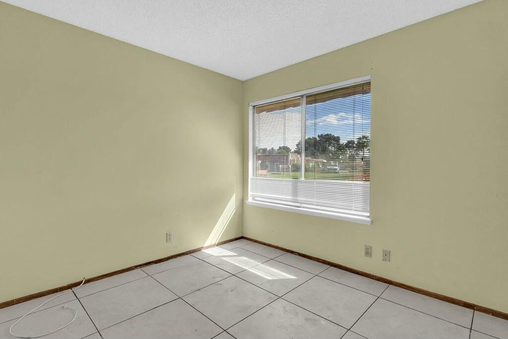 69527 Huerta Court Rancho Mirage, CA 92270 - Photo 17 of 22 a view of empty room with window