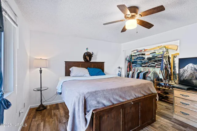 $385,000 | 1620 Selah Loop Road, Selah, WA 98942