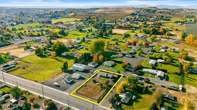 $385,000 | 1620 Selah Loop Road, Selah, WA 98942