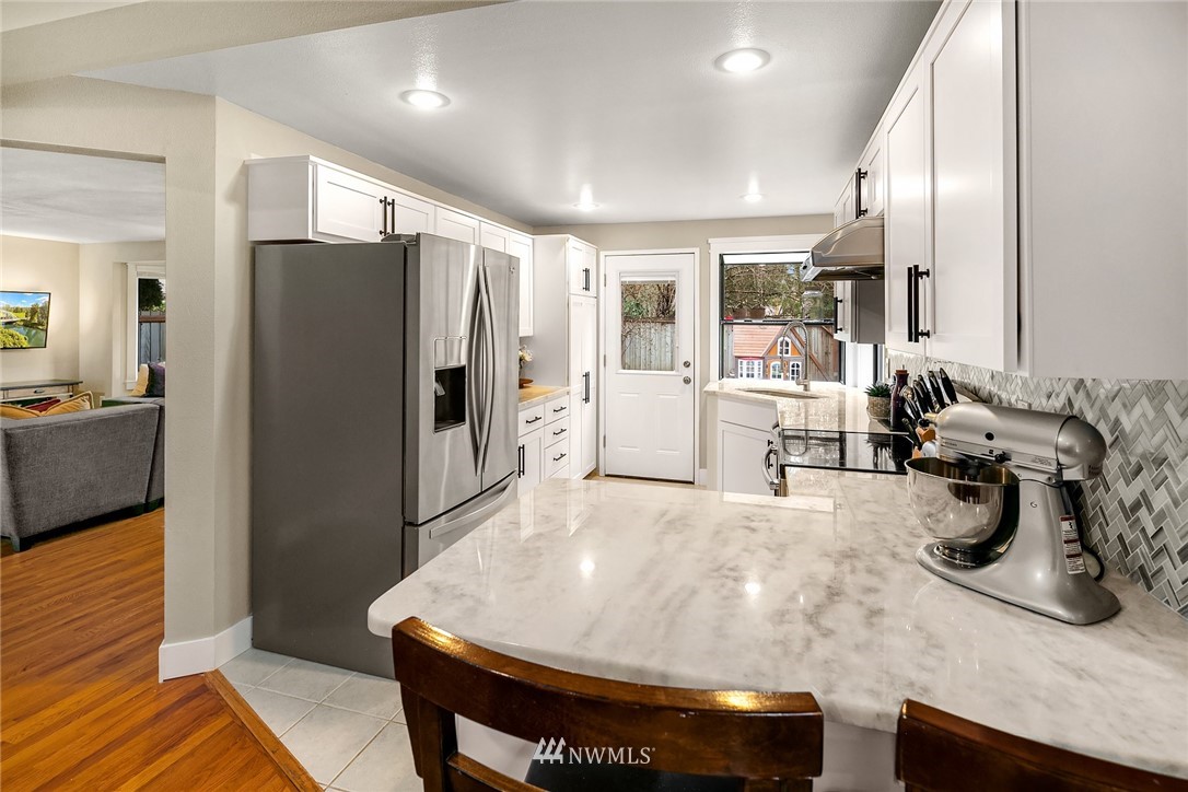 2141 Southeast 8th Place Renton, WA 98057 - Photo 11 of 23
