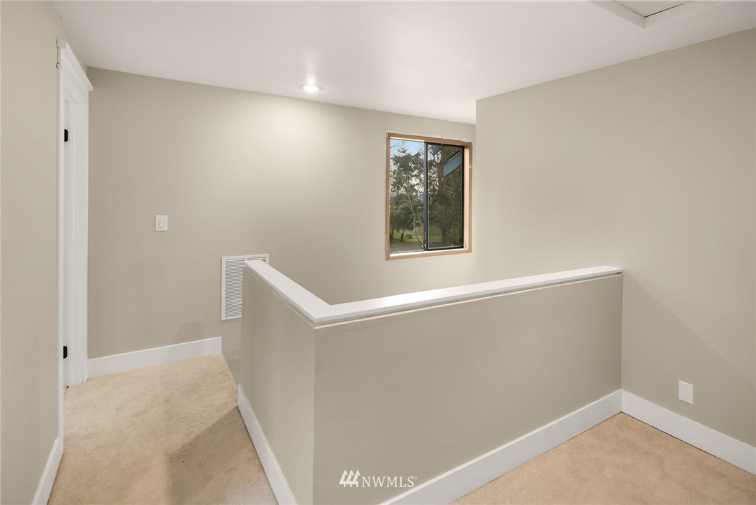2141 Southeast 8th Place Renton, WA 98057 - Photo 16 of 23