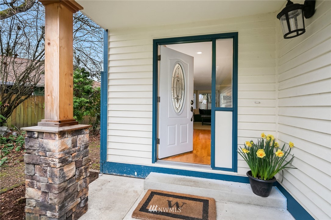 2141 Southeast 8th Place Renton, WA 98057 - Photo 3 of 23