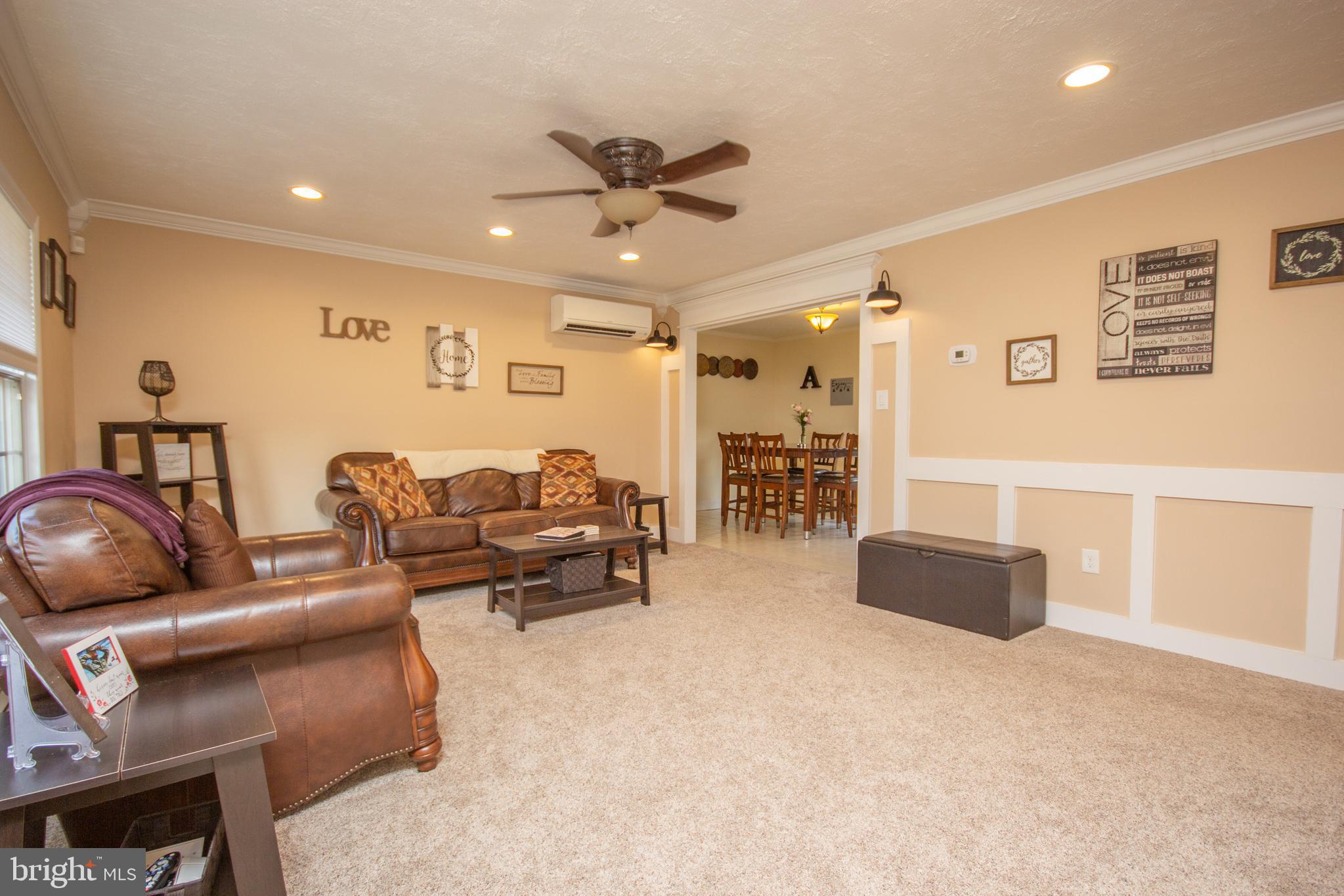 6 Candytuft Road Levittown, PA 19057 - Photo 4 of 26 Living room